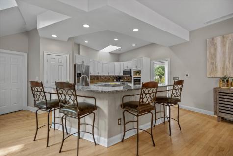 8517 Oakmont Lane Indianapolis IN 46260