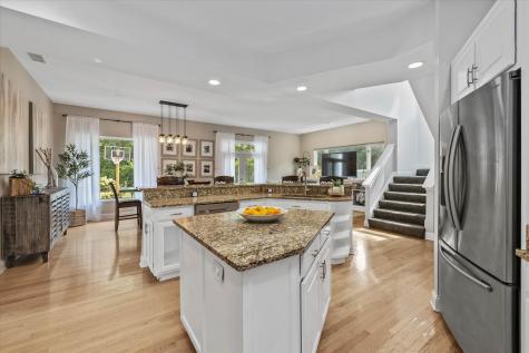 8517 Oakmont Lane Indianapolis IN 46260