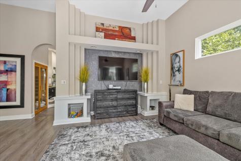 8517 Oakmont Lane Indianapolis IN 46260