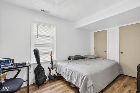 560 Manhattan Avenue Indianapolis IN 46241