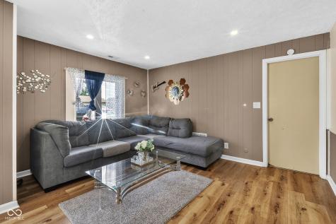 560 Manhattan Avenue Indianapolis IN 46241