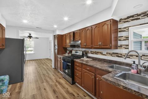 560 Manhattan Avenue Indianapolis IN 46241