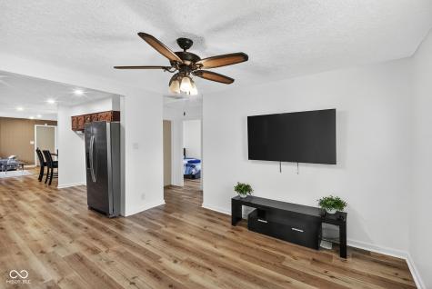 560 Manhattan Avenue Indianapolis IN 46241