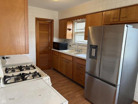 208 N 5th Avenue Beech Grove IN 46107