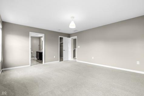 2064 Shadow Creek Boulevard Columbus IN 47201