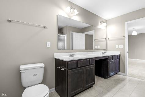 2064 Shadow Creek Boulevard Columbus IN 47201