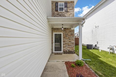 2064 Shadow Creek Boulevard Columbus IN 47201