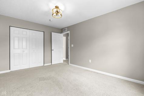 2064 Shadow Creek Boulevard Columbus IN 47201