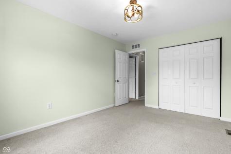 2064 Shadow Creek Boulevard Columbus IN 47201