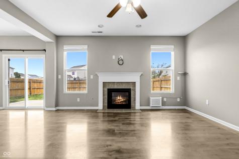 2064 Shadow Creek Boulevard Columbus IN 47201