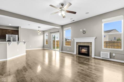2064 Shadow Creek Boulevard Columbus IN 47201