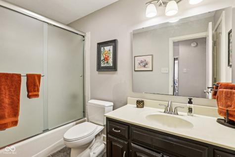 12026 Clubhouse Drive Fishers IN 46038