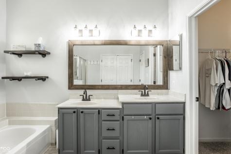 3129 Bretton Court Indianapolis IN 46268