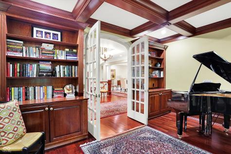 4530 Chase Oak Court Zionsville IN 46077