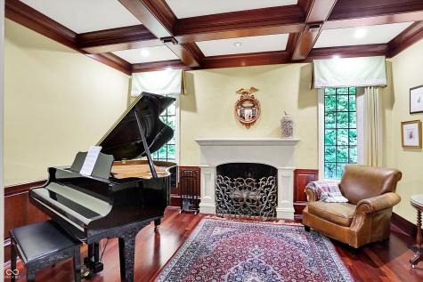 4530 Chase Oak Court Zionsville IN 46077