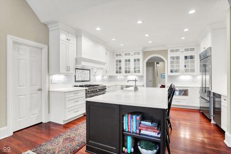 4530 Chase Oak Court Zionsville IN 46077