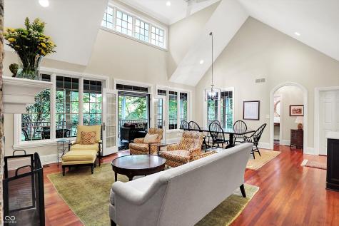 4530 Chase Oak Court Zionsville IN 46077