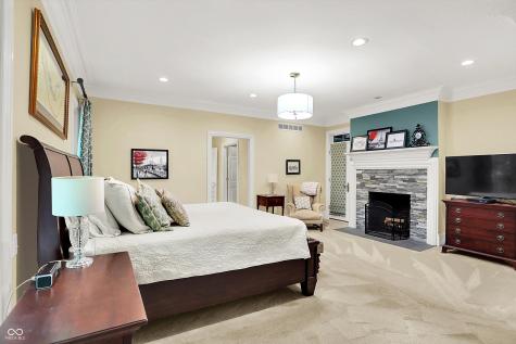 4530 Chase Oak Court Zionsville IN 46077