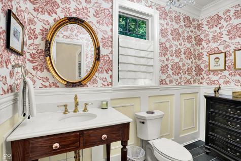 4530 Chase Oak Court Zionsville IN 46077