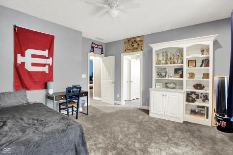 4530 Chase Oak Court Zionsville IN 46077