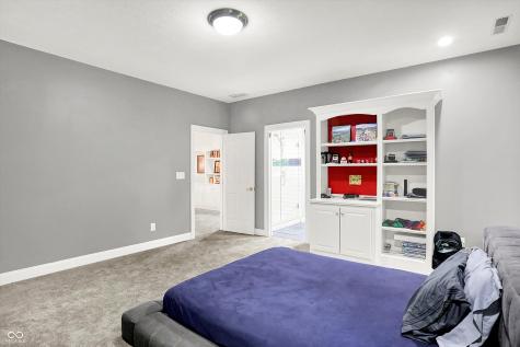 4530 Chase Oak Court Zionsville IN 46077