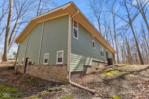 9852 N Woodland Drive Mooresville IN 46158
