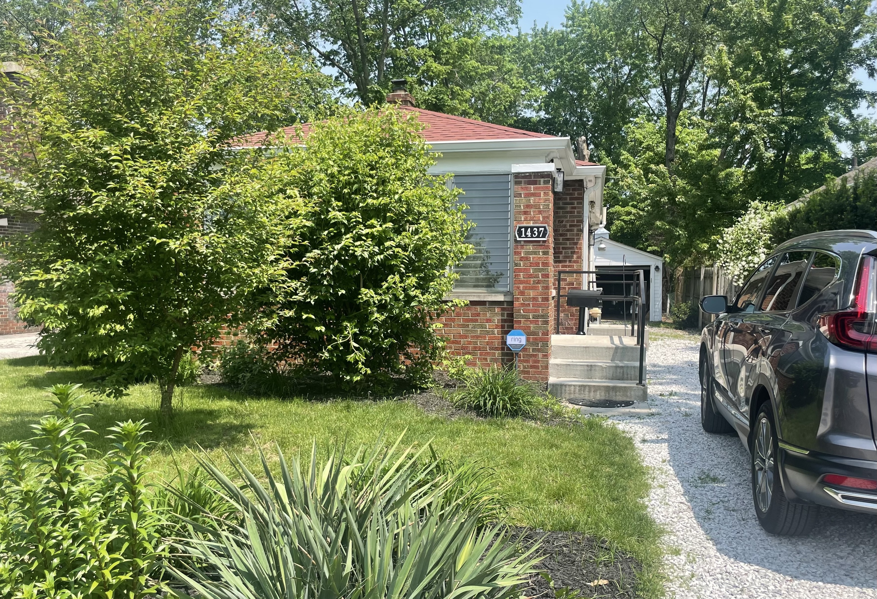 1437 N Berwick Avenue Indianapolis IN 46222