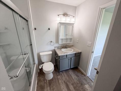 2219 Rolling Oak Drive Indianapolis IN 46214