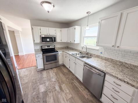 2219 Rolling Oak Drive Indianapolis IN 46214