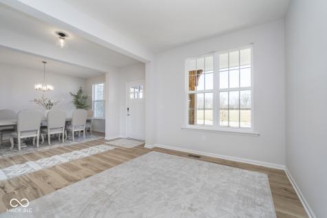 6609 N Dogwood Drive Mccordsville IN 46055