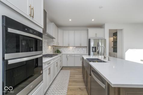 6609 N Dogwood Drive Mccordsville IN 46055