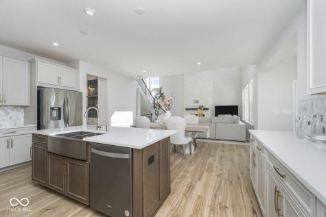 6609 N Dogwood Drive Mccordsville IN 46055