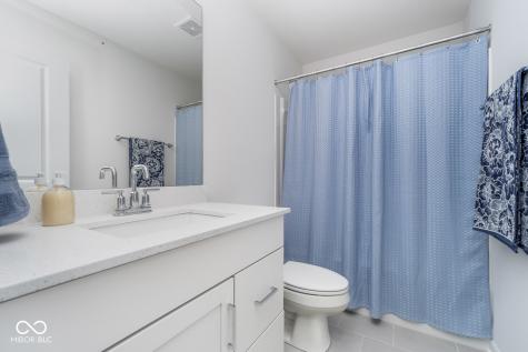 6609 N Dogwood Drive Mccordsville IN 46055