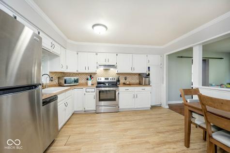 5469 W Village Drive New Palestine IN 46163