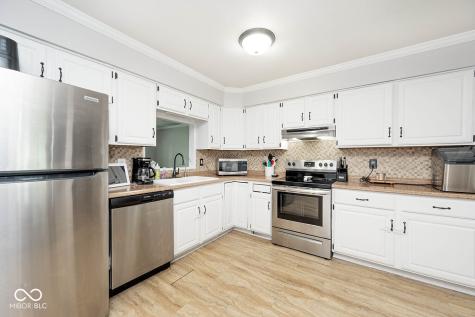 5469 W Village Drive New Palestine IN 46163