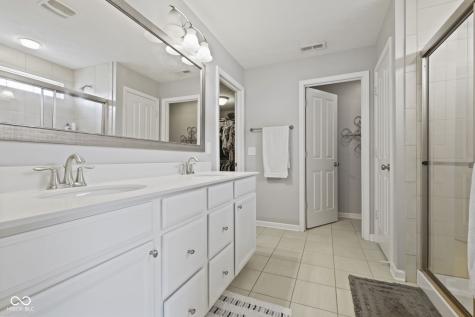 10283 Sinndar Lane Fishers IN 46040