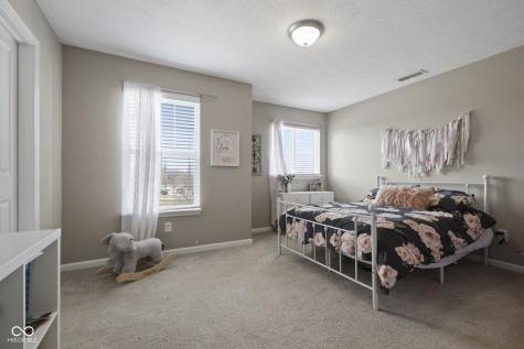 10283 Sinndar Lane Fishers IN 46040