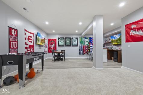 10283 Sinndar Lane Fishers IN 46040