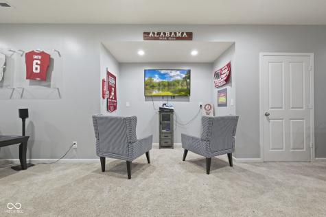 10283 Sinndar Lane Fishers IN 46040