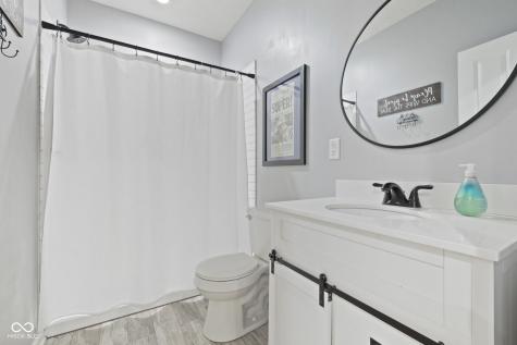 10283 Sinndar Lane Fishers IN 46040