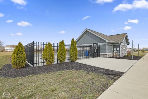 10283 Sinndar Lane Fishers IN 46040