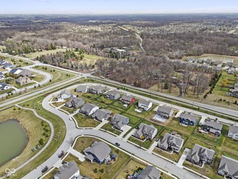 10283 Sinndar Lane Fishers IN 46040