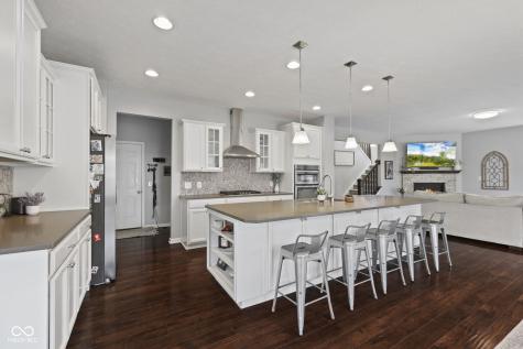 10283 Sinndar Lane Fishers IN 46040