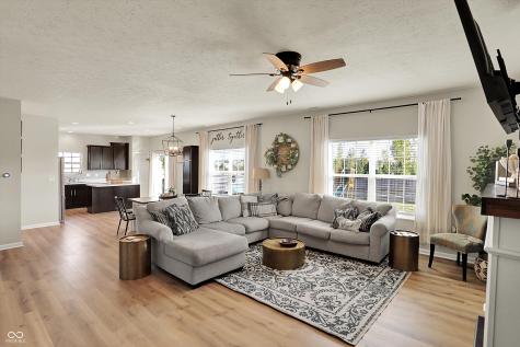 8207 Cagles Mill Trace Avon IN 46123