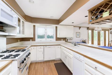 21 Lakeshore Court Carmel IN 46033