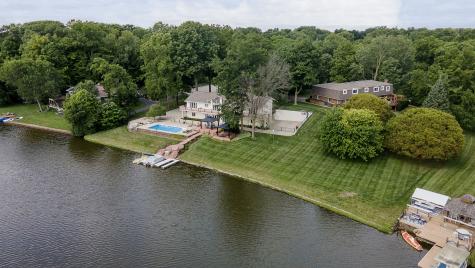 21 Lakeshore Court Carmel IN 46033
