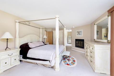 21 Lakeshore Court Carmel IN 46033