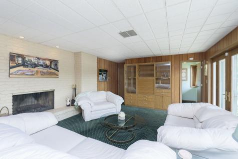 21 Lakeshore Court Carmel IN 46033
