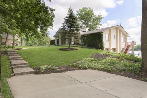 21 Lakeshore Court Carmel IN 46033