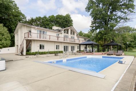 21 Lakeshore Court Carmel IN 46033